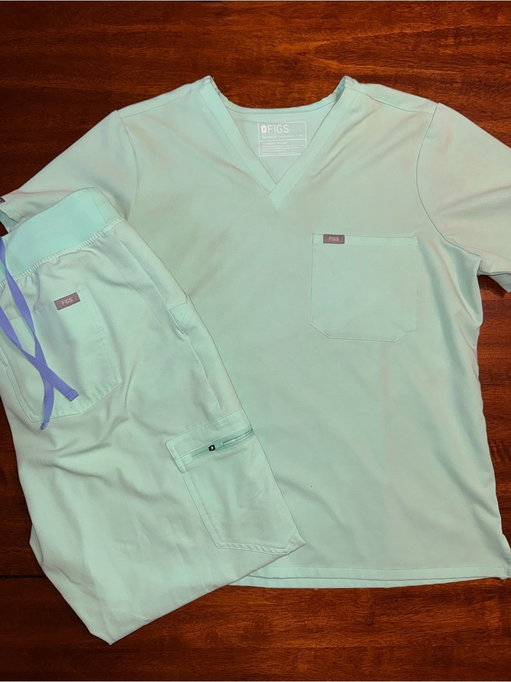 Figs Scrub Set
